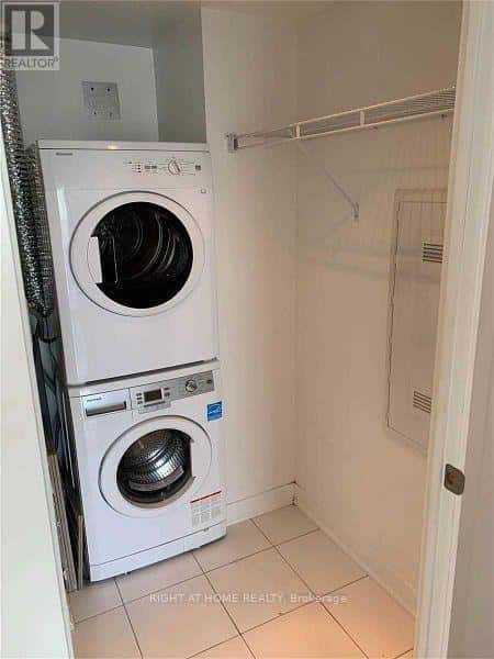 Toronto (Waterfront Communities) — Toronto (Waterfront Communities) - Photo 5 of 20