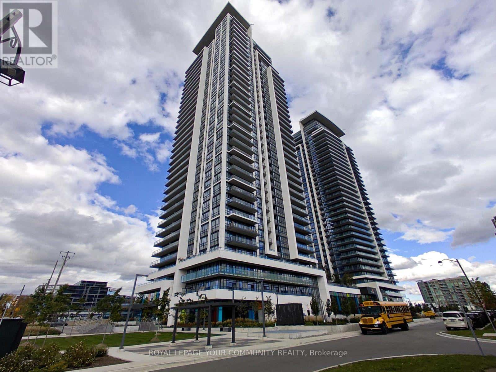 2012 - 12 GHANDI LANE — Markham (Commerce Valley), Ontario - Photo 3 of 46