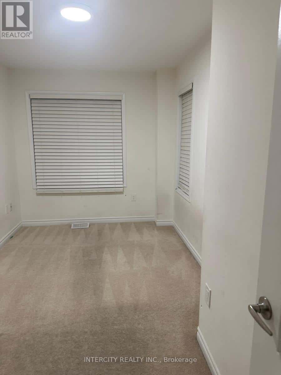 Brampton (Northwest Brampton) — Brampton (Northwest Brampton) - Photo 2 of 16