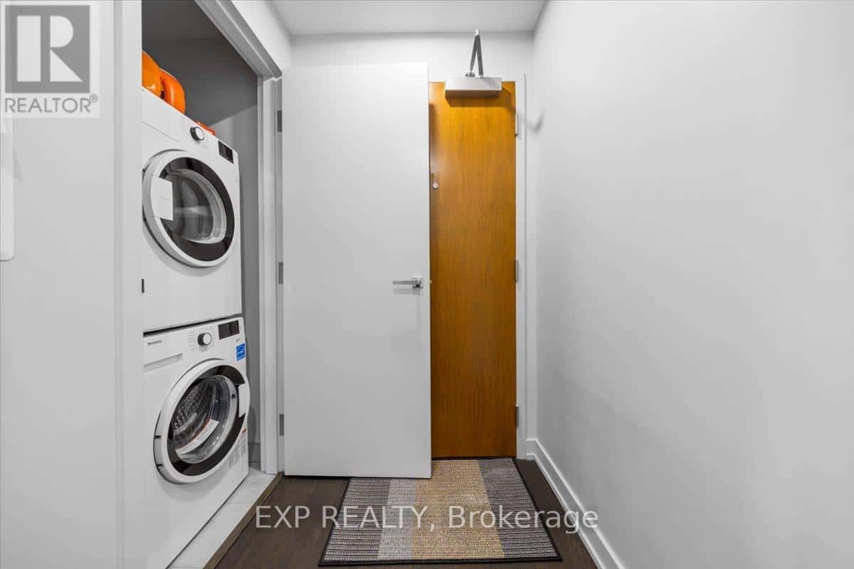 Ottawa — Ottawa - Photo 3 of 37