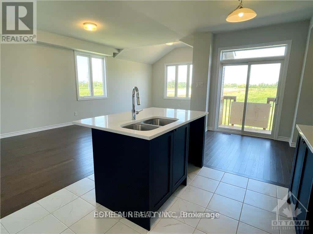 Ottawa — Ottawa - Photo 5 of 25