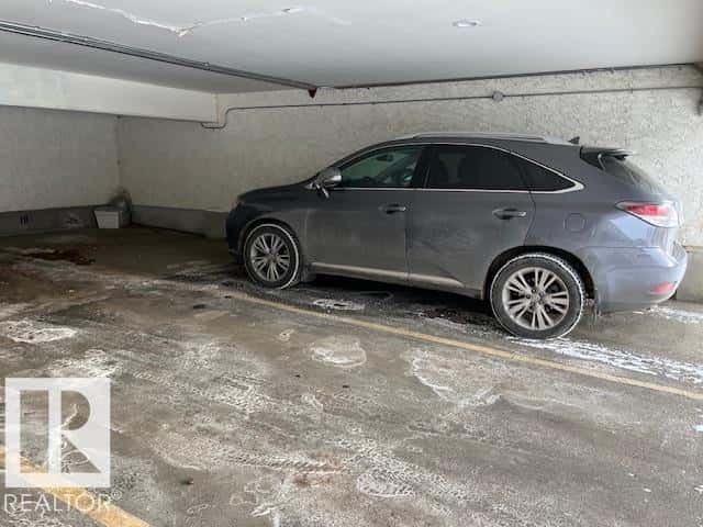 Edmonton — Edmonton - Photo 3 of 22