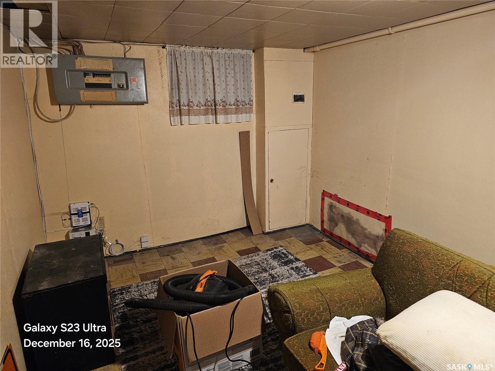 833 i AVENUE N — Saskatoon - Main photo