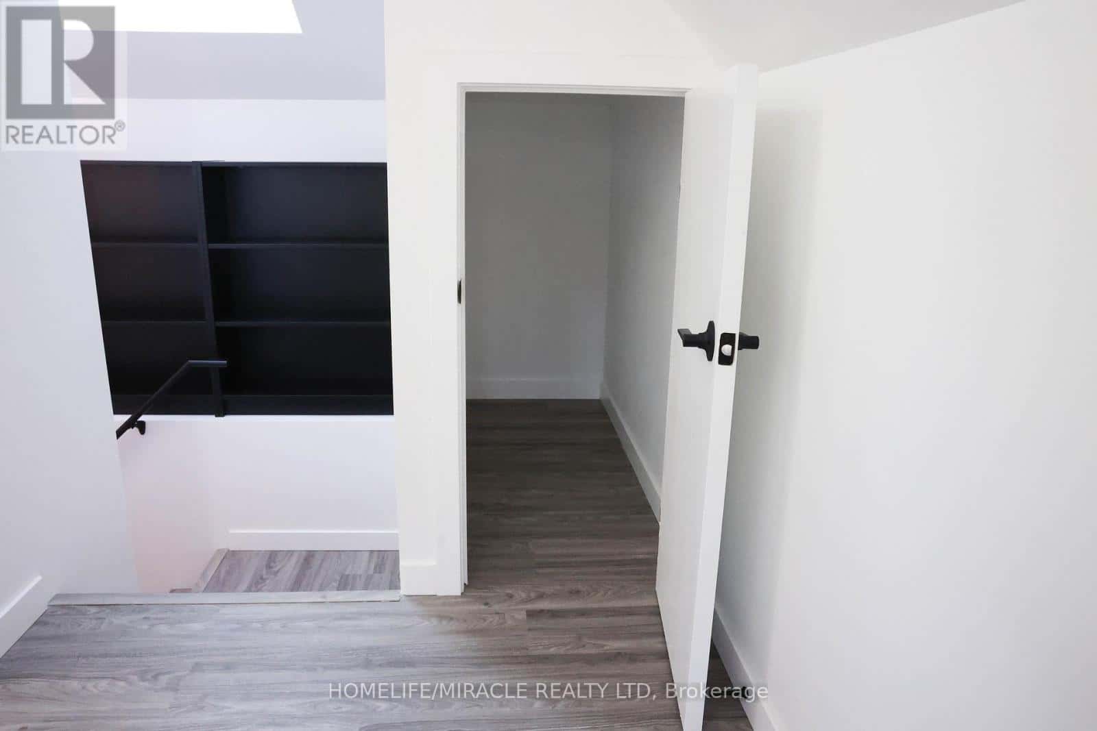 Toronto (High Park North) — Toronto (High Park North) - Photo 5 of 23