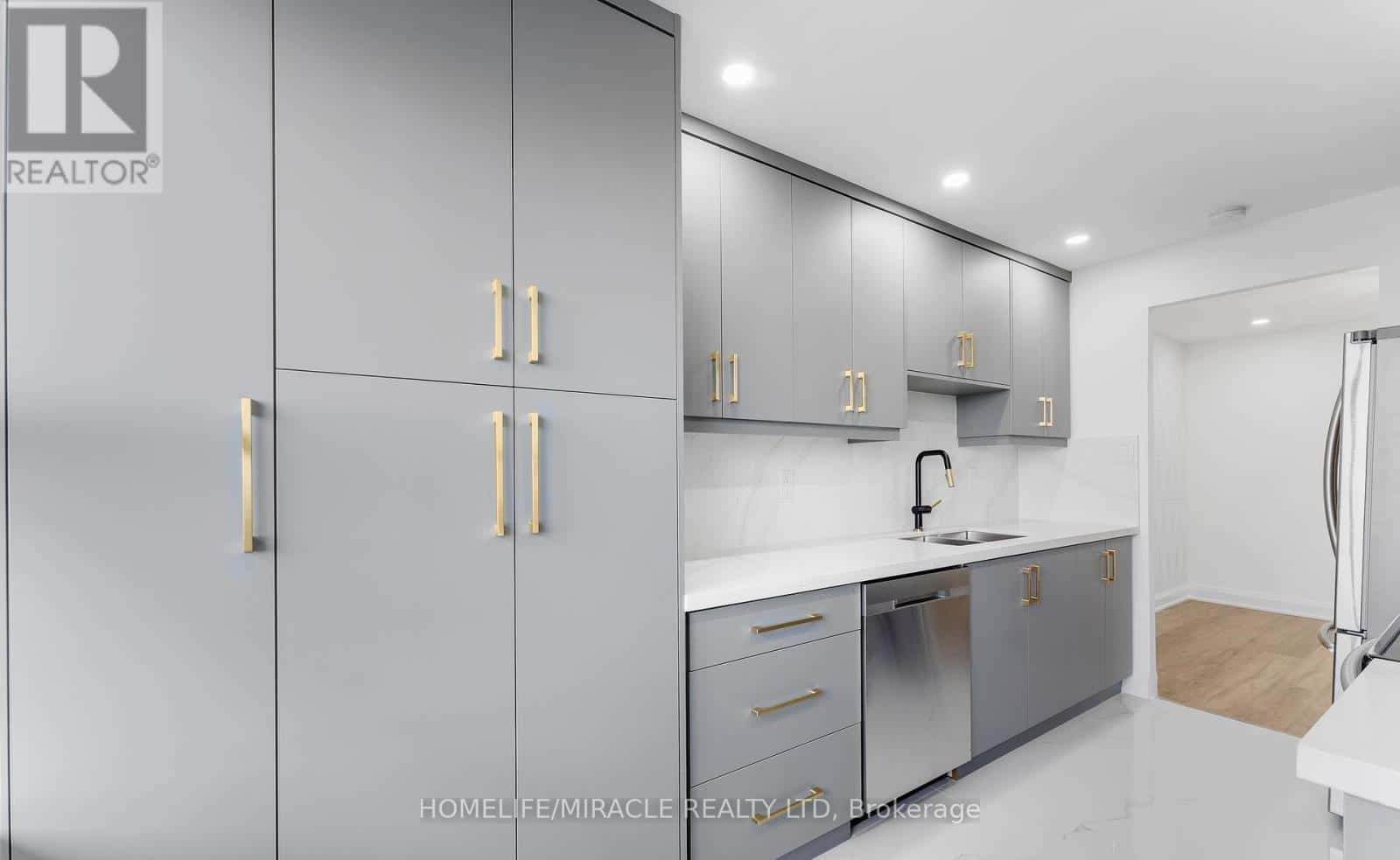 Brampton (Queen Street Corridor) — Brampton (Queen Street Corridor) - Photo 2 of 50