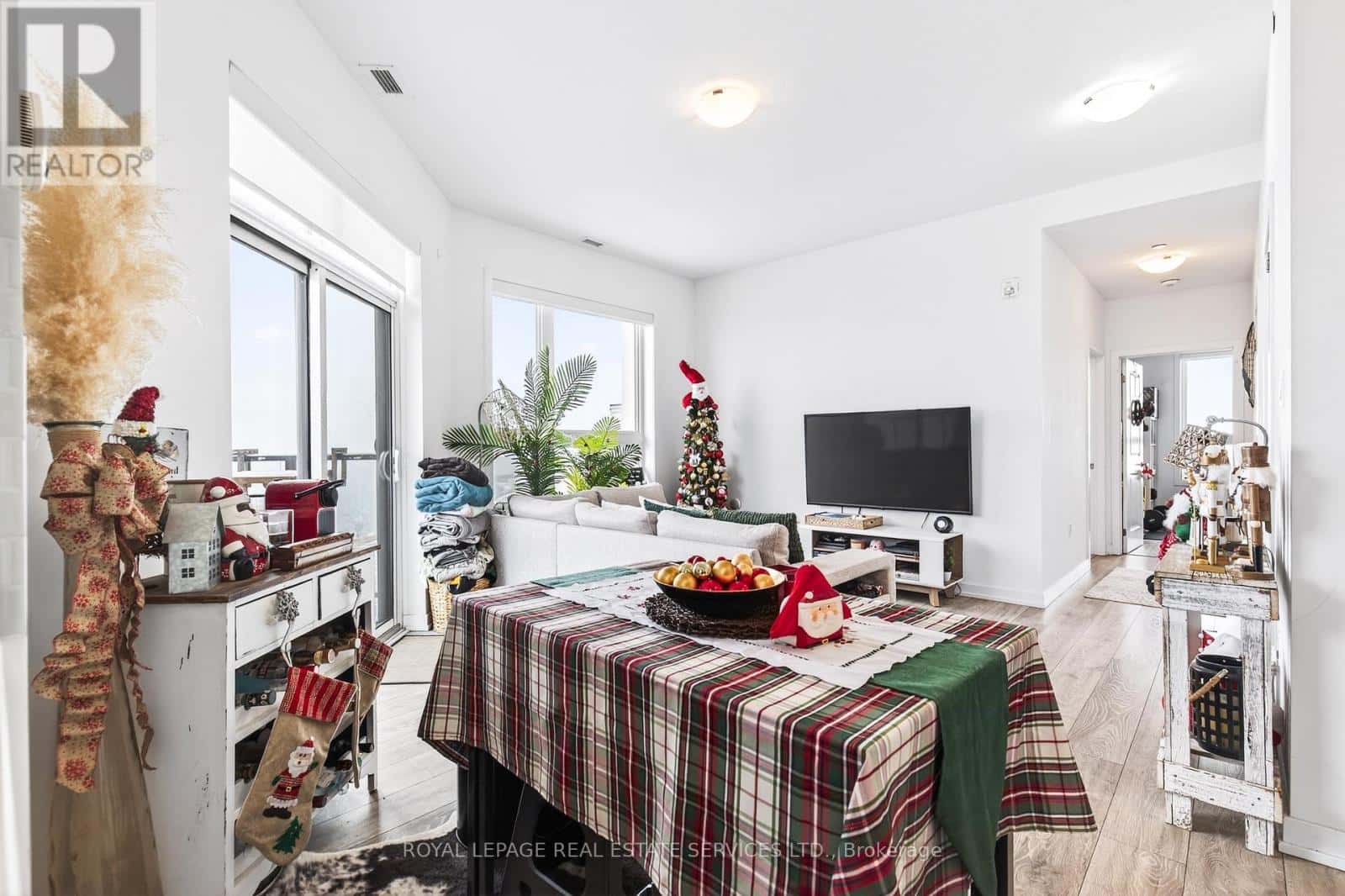 Hamilton (Lakeshore) — Hamilton (Lakeshore) - Photo 5 of 48