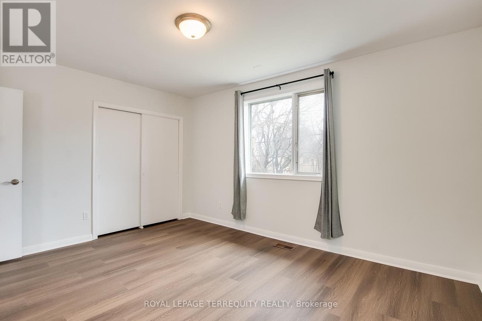 Toronto (Bathurst Manor) — Toronto (Bathurst Manor) - Main photo