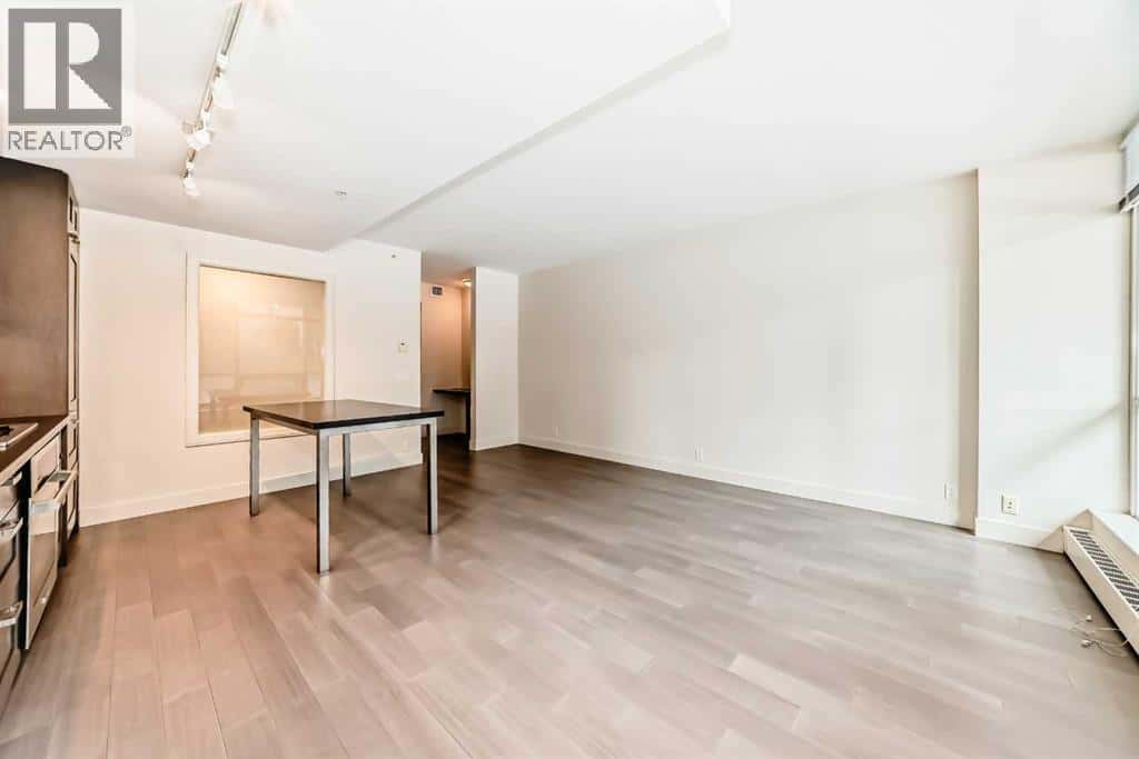 Calgary — Calgary - Photo 4 of 43