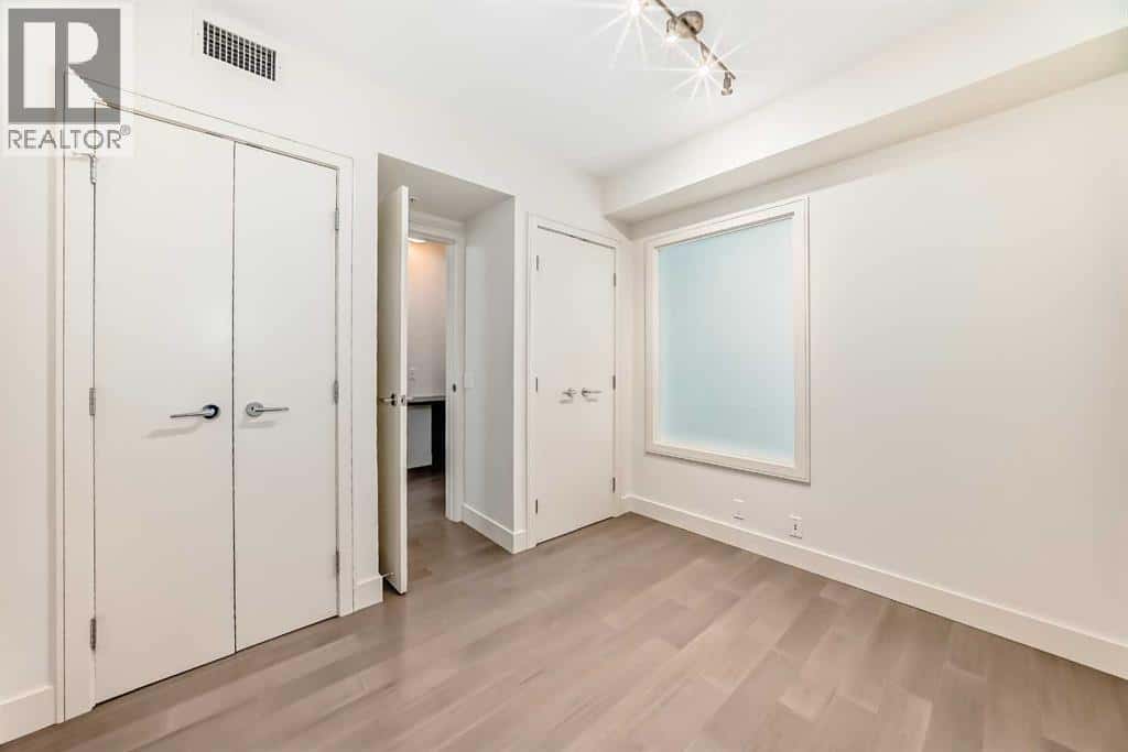 Calgary — Calgary - Photo 3 of 43