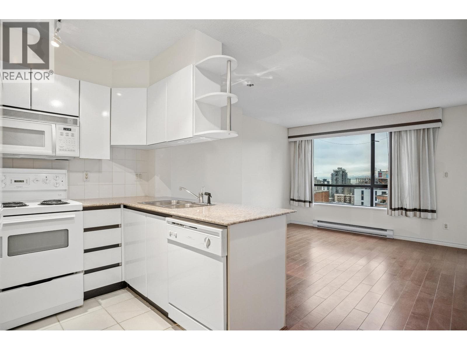 2409 1189 HOWE STREET — Vancouver, British Columbia - Main photo