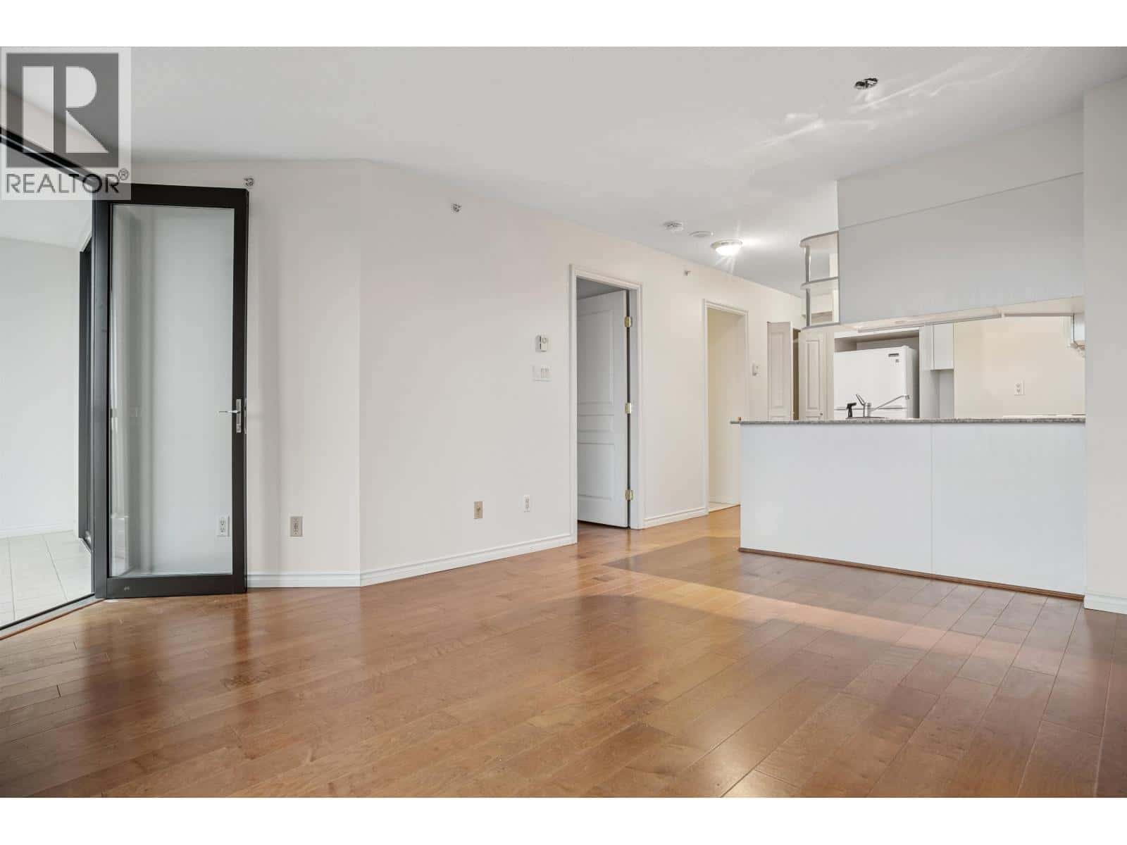 2409 1189 HOWE STREET — Vancouver, British Columbia - Photo 3 of 24