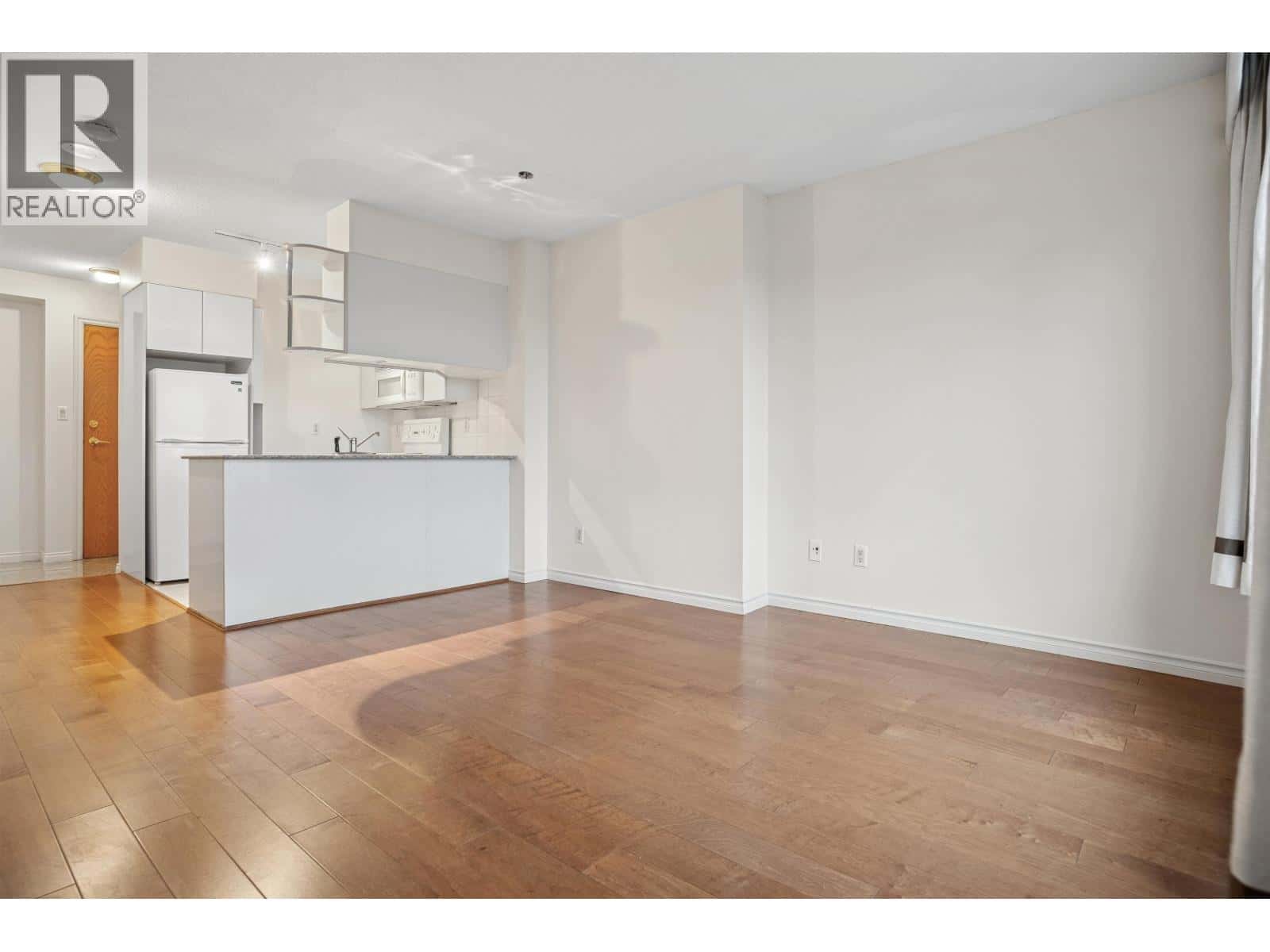 2409 1189 HOWE STREET — Vancouver, British Columbia - Photo 4 of 24