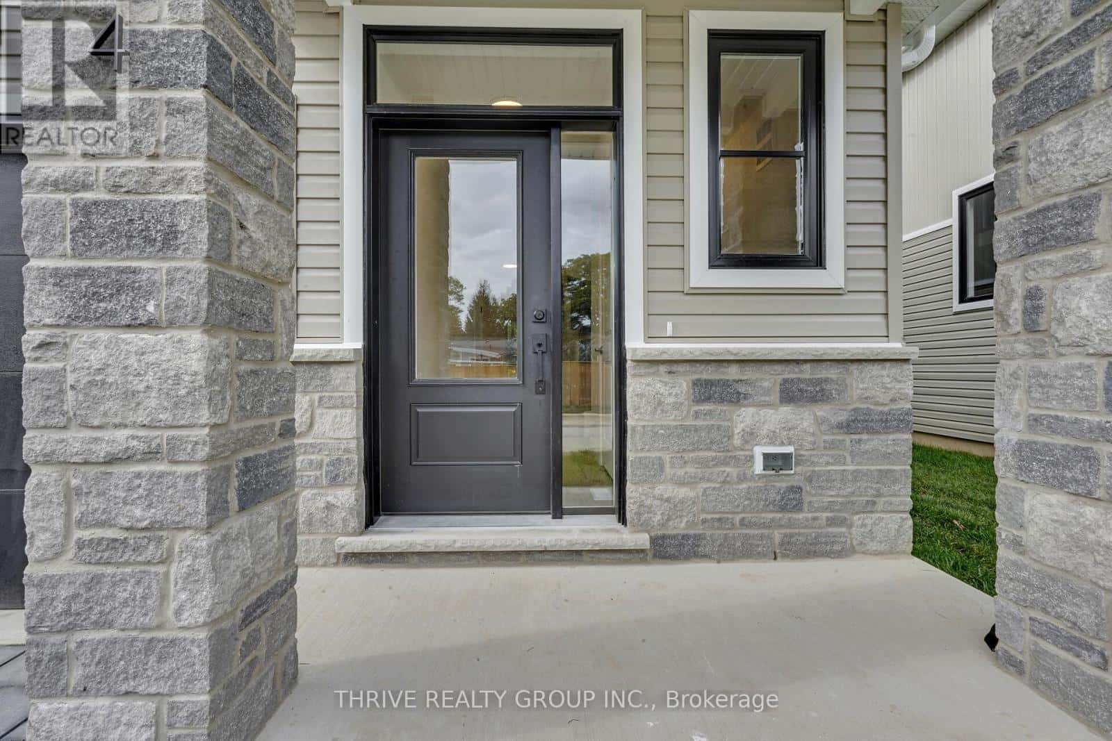 9 - 279 HILL STREET — Central Elgin (Port Stanley), Ontario - Photo 4 of 41