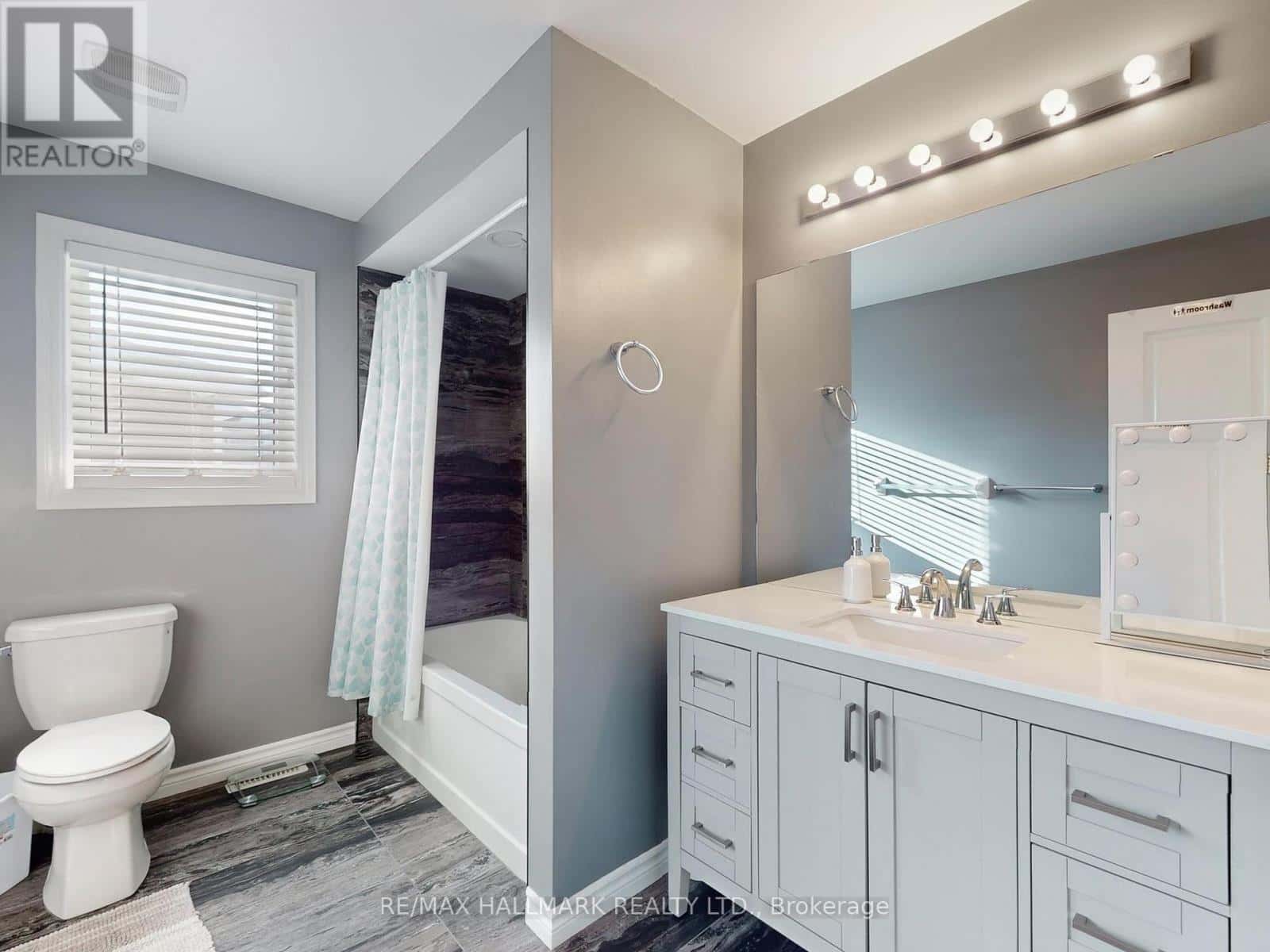 Orillia — Orillia - Photo 4 of 44