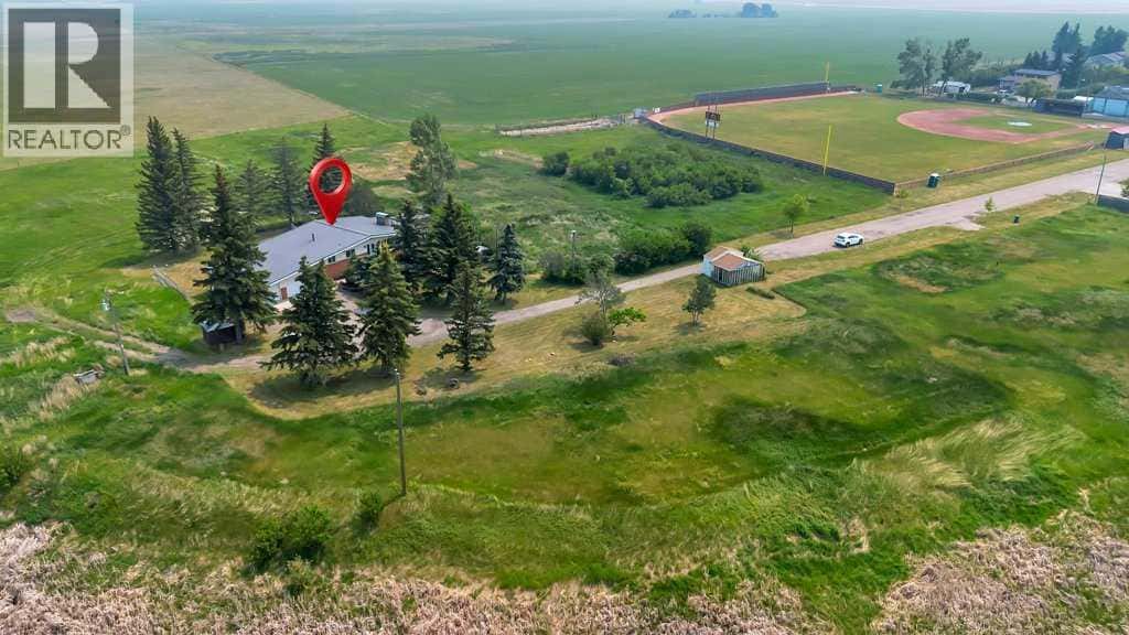 121 Cousin Street — Rural Wheatland County, Alberta - Photo 4 of 44