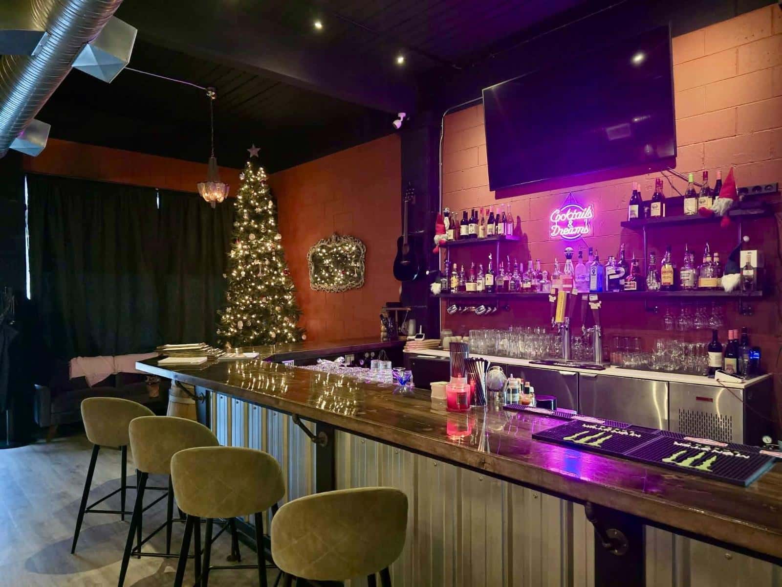 Property - Photo 5 of 7