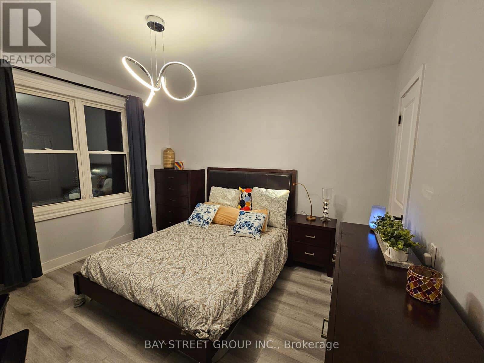 Toronto (Tam O'Shanter-Sullivan) — Toronto (Tam O'Shanter-Sullivan) - Photo 4 of 8