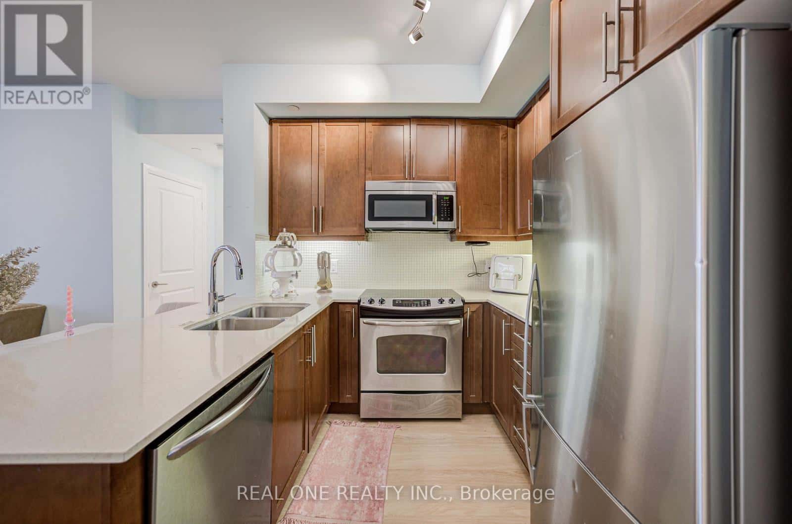 LPH08 - 55 ONEIDA CRESCENT — Richmond Hill (Langstaff) - Photo 4 of 39