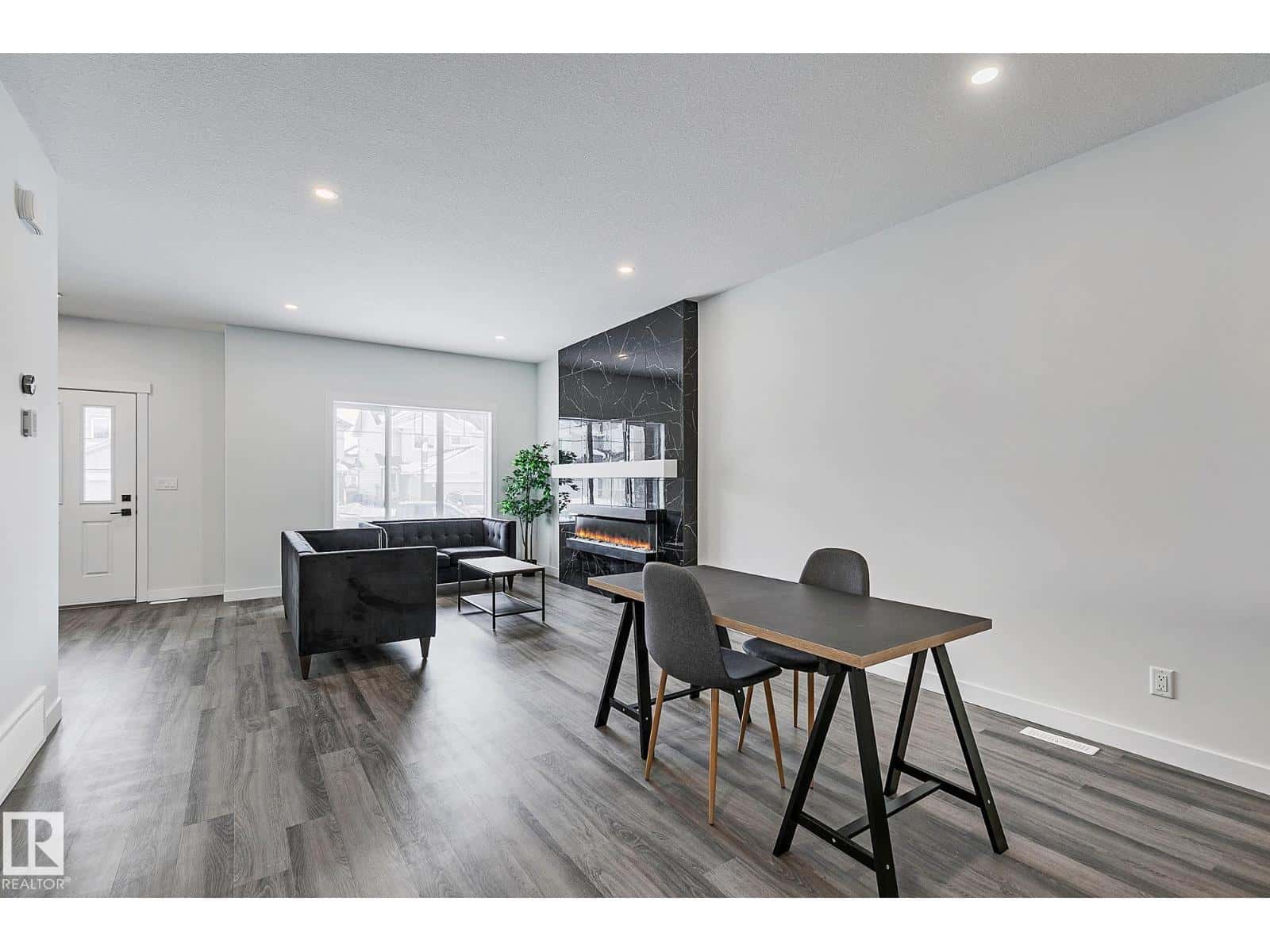 Morinville — Morinville - Photo 2 of 30