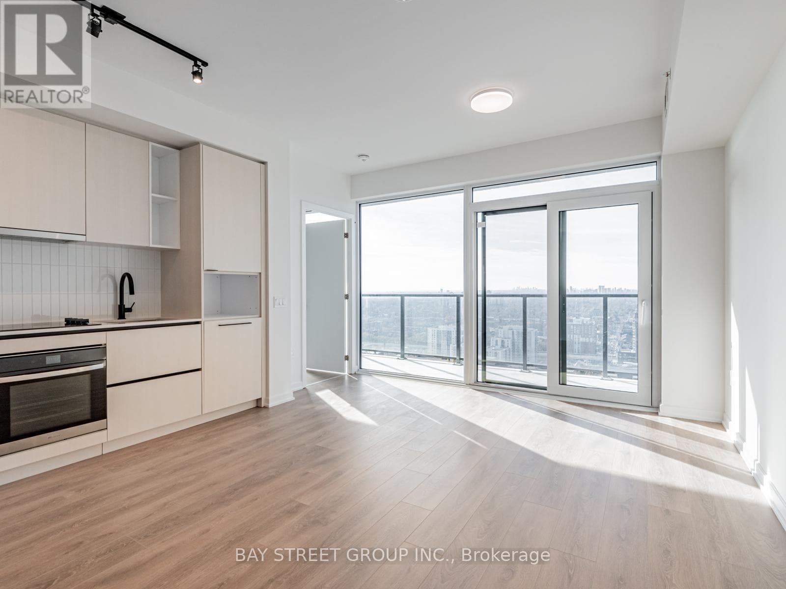 Toronto (Dovercourt-Wallace Emerson-Junction) — Toronto (Dovercourt-Wallace Emerson-Junction) - Main photo