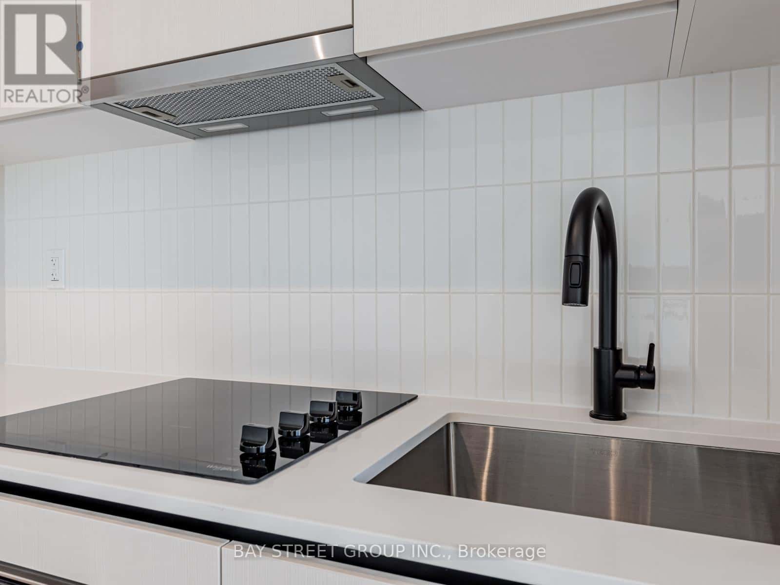 Toronto (Dovercourt-Wallace Emerson-Junction) — Toronto (Dovercourt-Wallace Emerson-Junction) - Photo 4 of 19