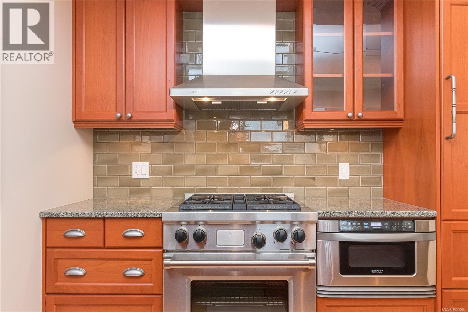 Oak Bay — Oak Bay - Main photo