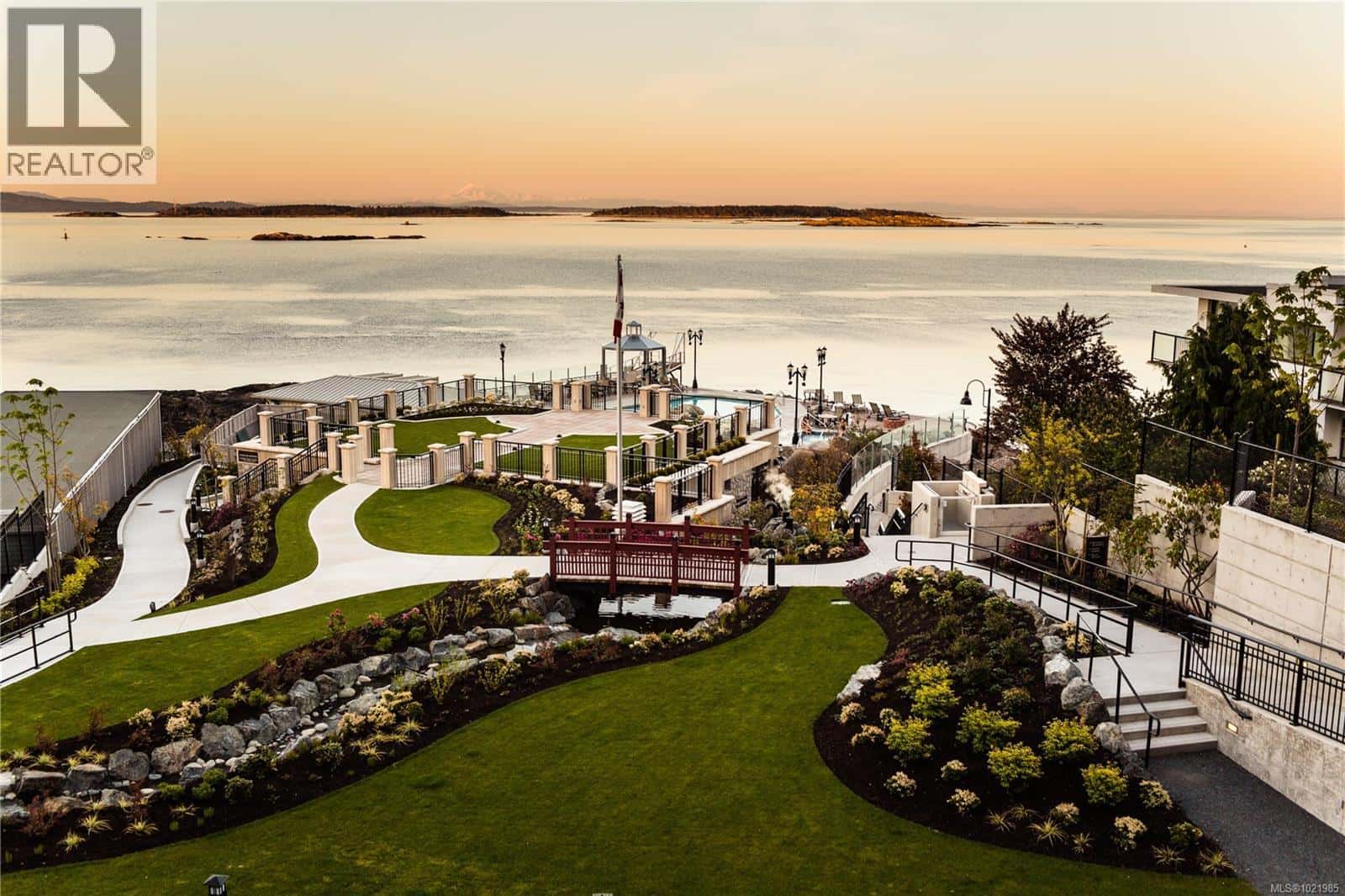 Oak Bay — Oak Bay - Photo 4 of 30