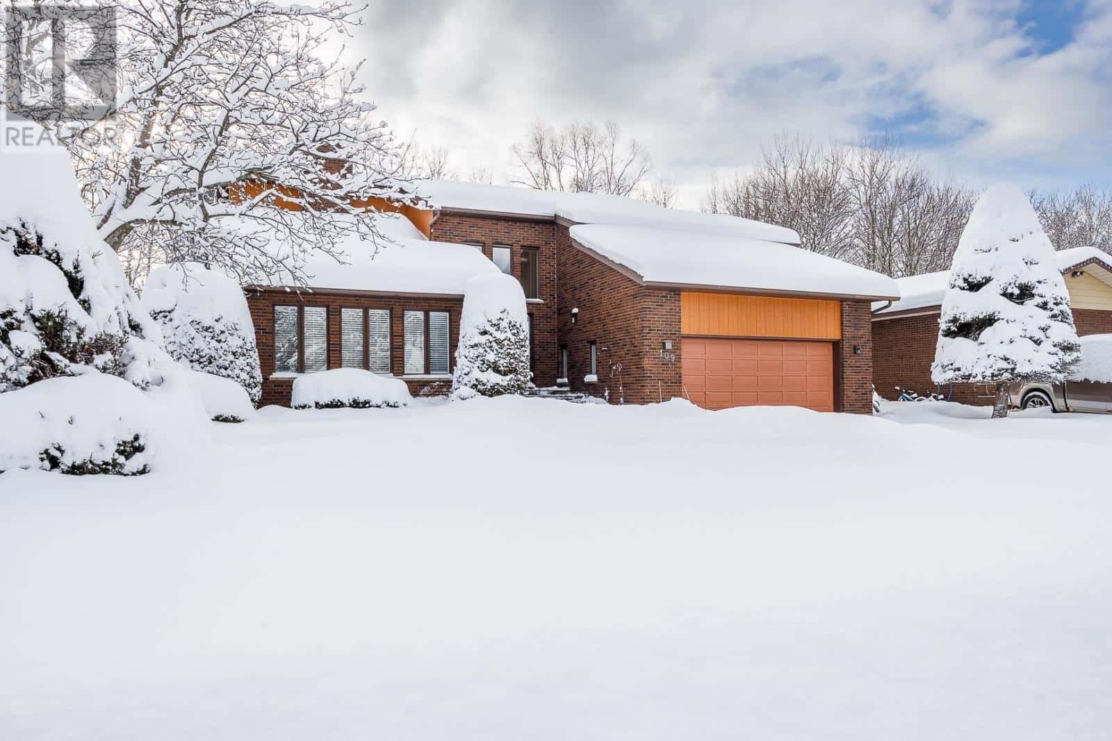 109 Greenview Lane — Sault Ste. Marie, Ontario - Photo 3 of 49