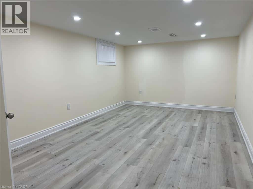 Stoney Creek — Stoney Creek - Photo 4 of 21