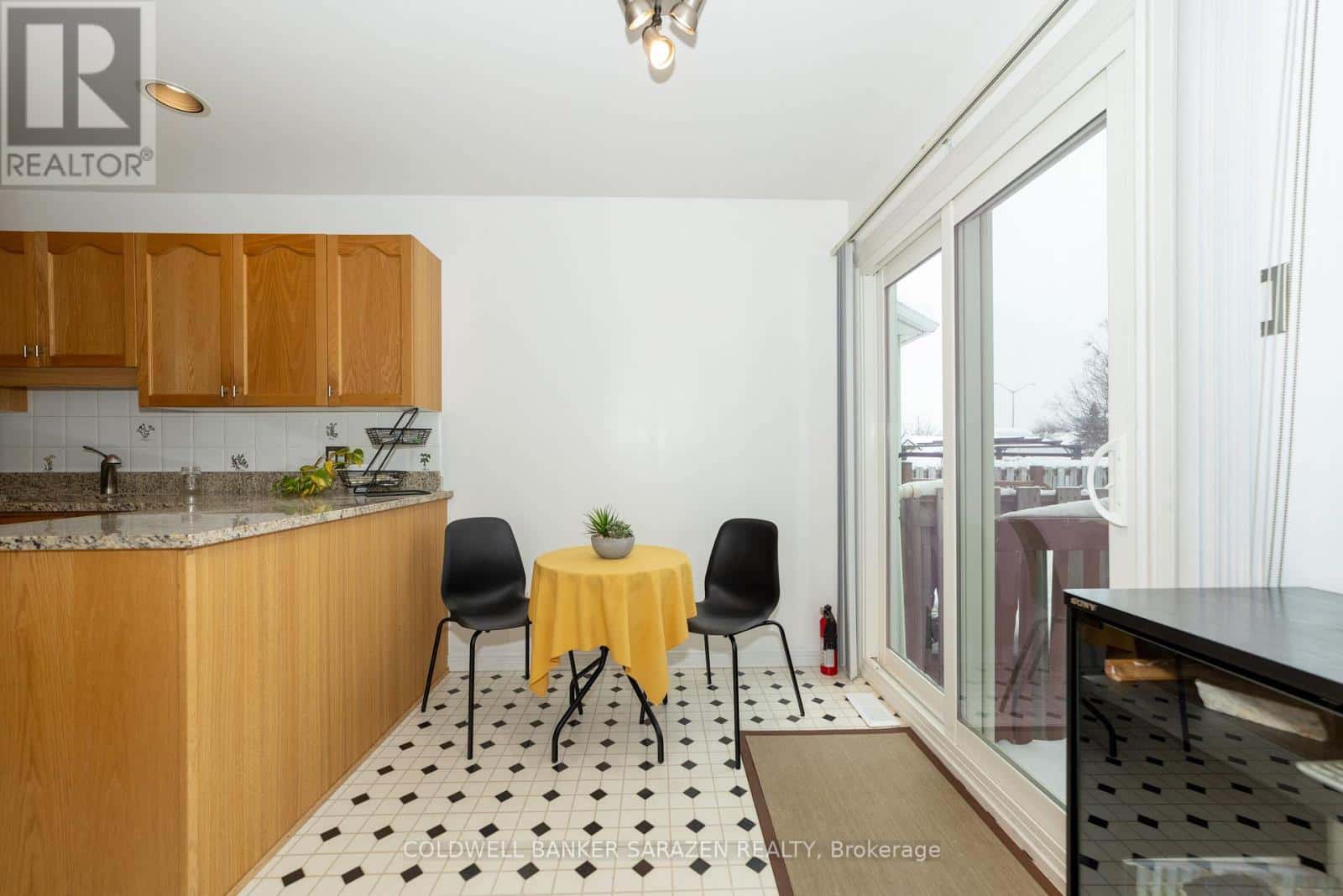 Ottawa — Ottawa - Photo 2 of 44