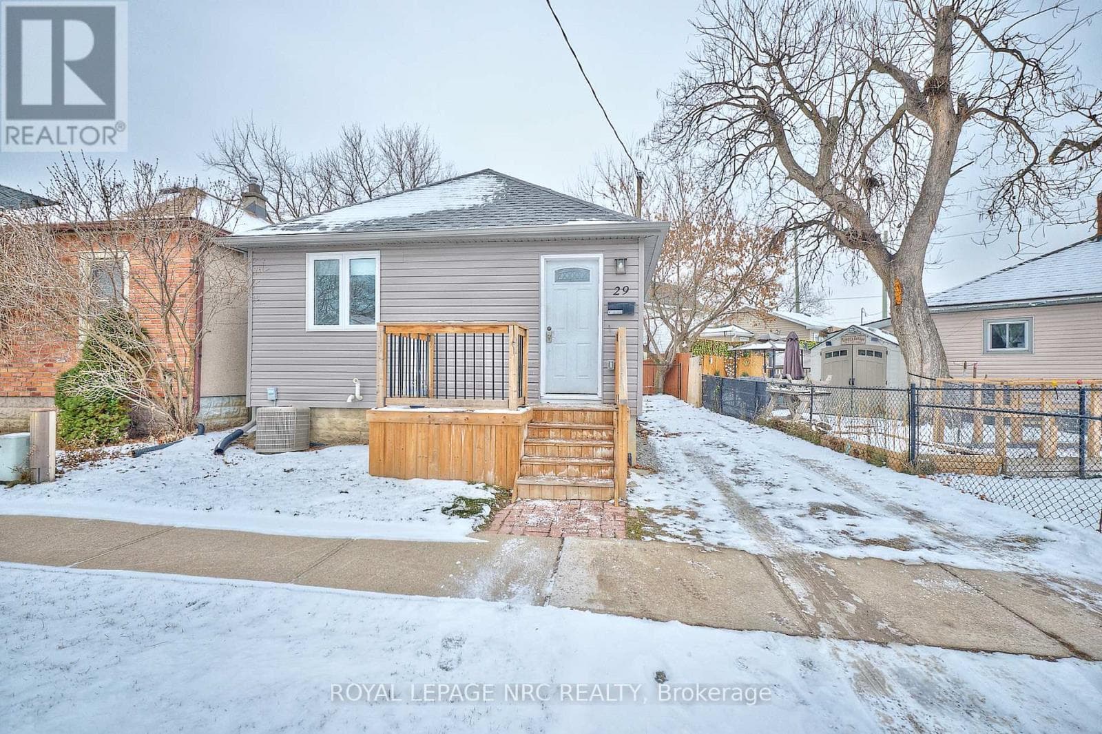 29 TRAPNELL STREET — St. Catharines (E. Chester), Ontario - Main photo