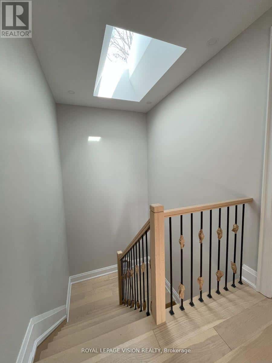 47 LILLINGTON AVENUE — Toronto (Birchcliffe-Cliffside) - Photo 4 of 13