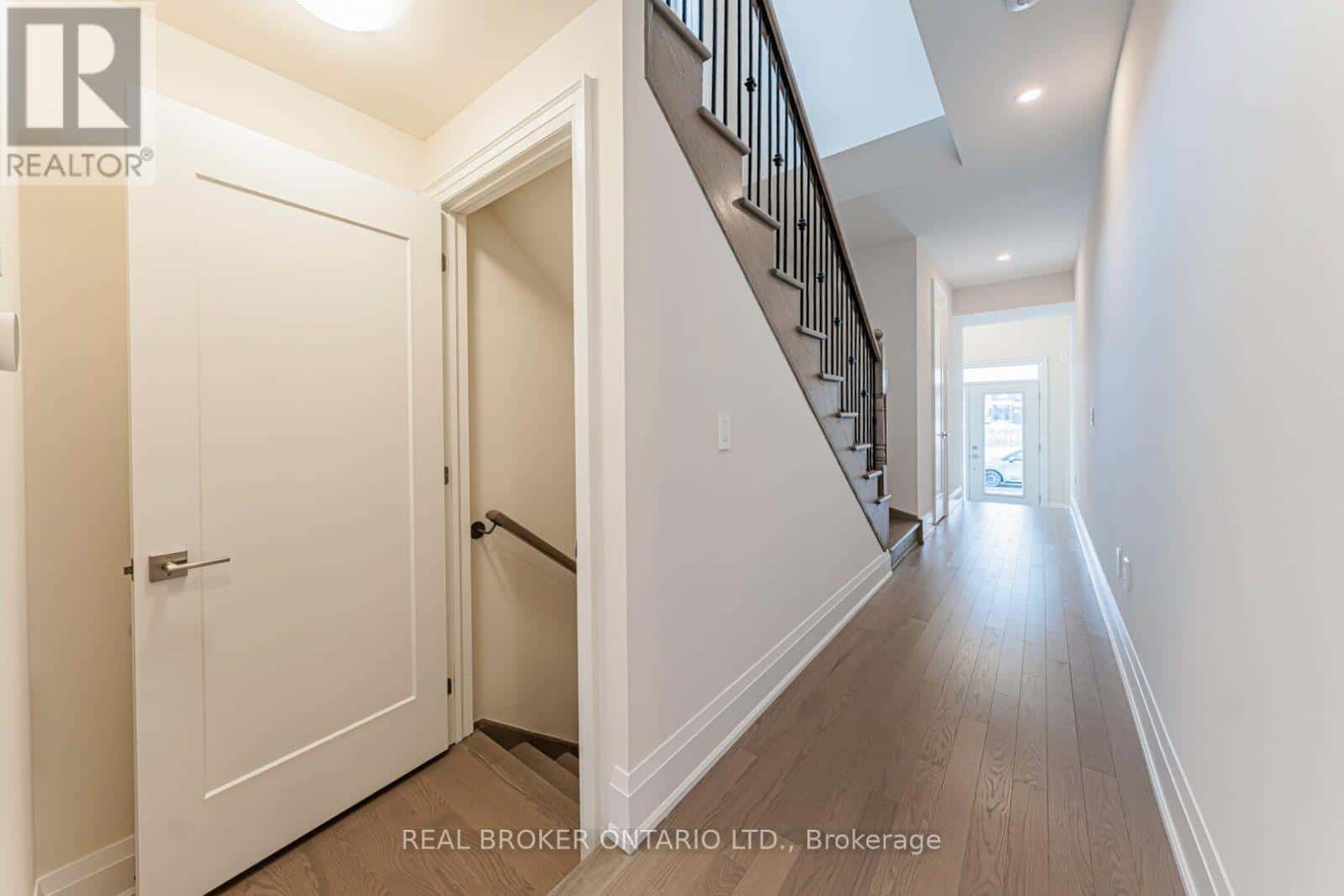 Richmond Hill — Richmond Hill - Photo 4 of 33