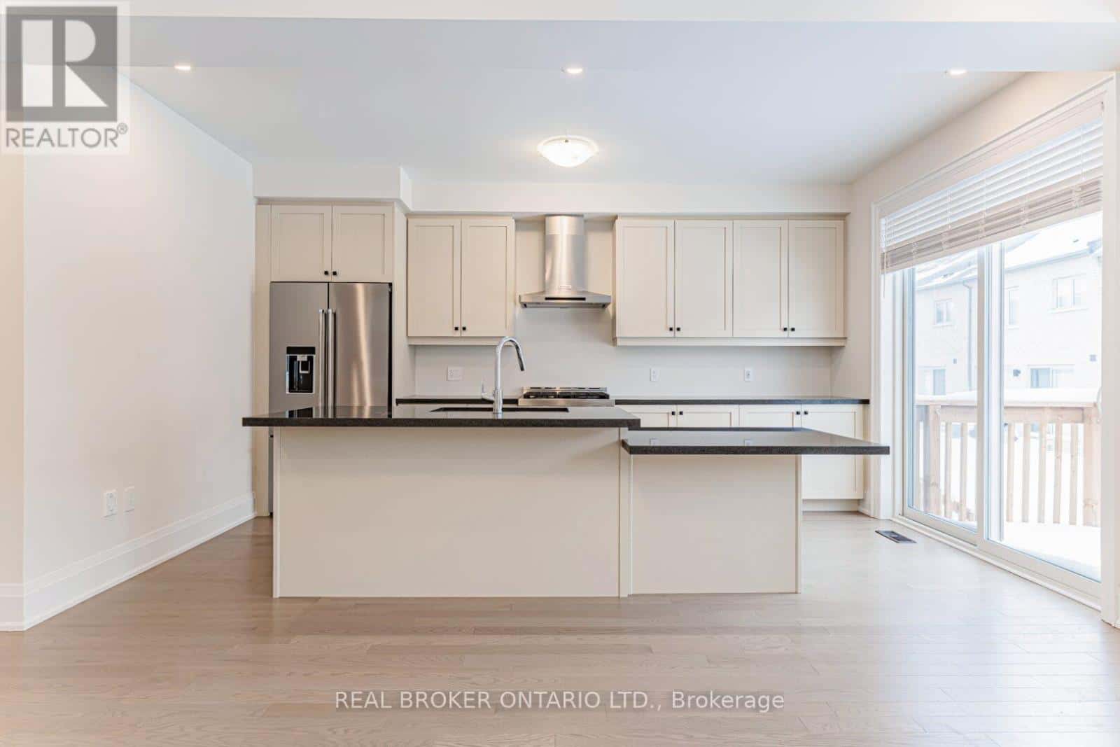 Richmond Hill — Richmond Hill - Photo 5 of 33