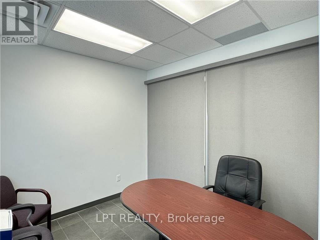 57-59 COLLIER STREET — Barrie (City Centre) - Main photo