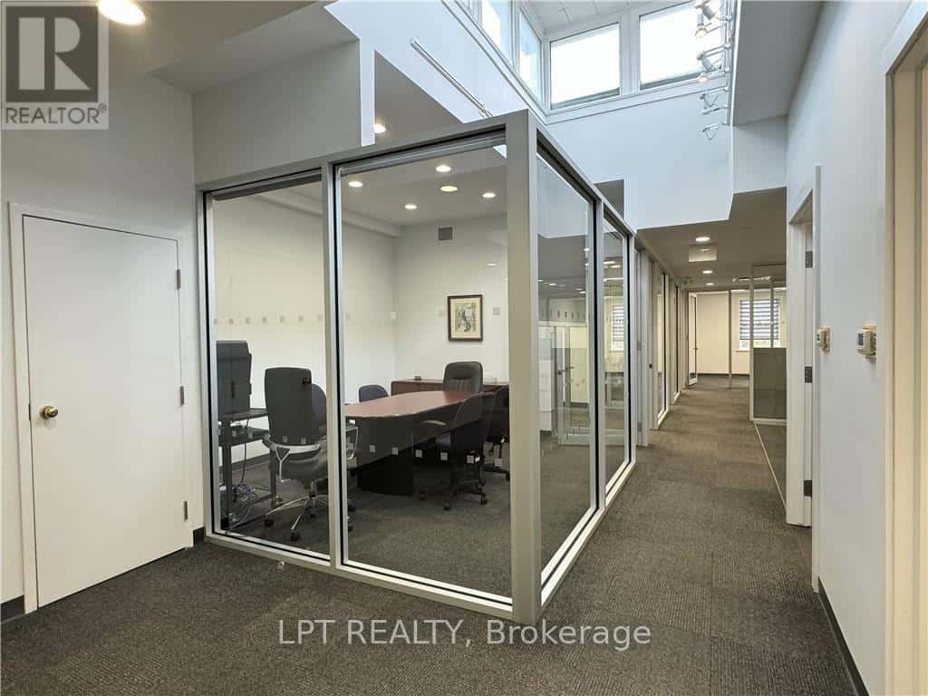 Barrie (City Centre) — Barrie (City Centre) - Photo 5 of 21