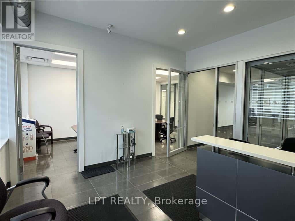 Barrie (City Centre) — Barrie (City Centre) - Photo 4 of 21