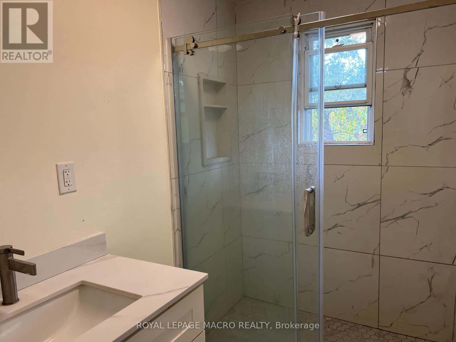 Hamilton — Hamilton - Photo 5 of 19