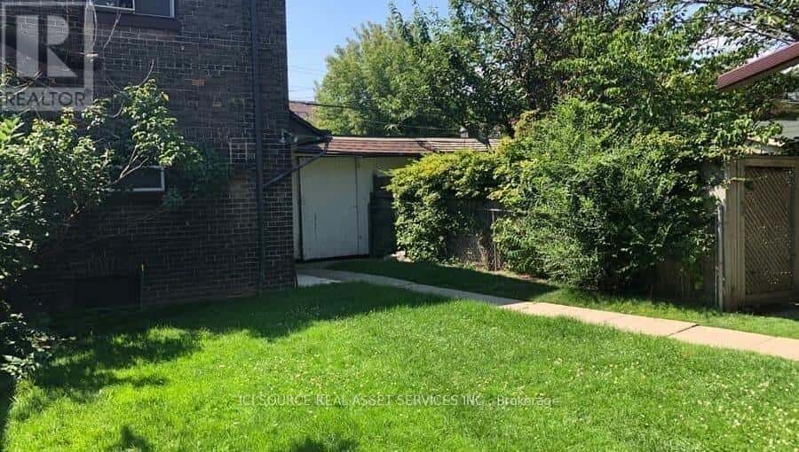 Toronto (Annex) — Toronto (Annex) - Photo 2 of 12