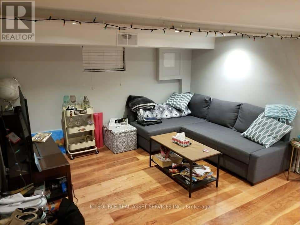 Toronto (Corso Italia-Davenport) — Toronto (Corso Italia-Davenport) - Photo 3 of 10