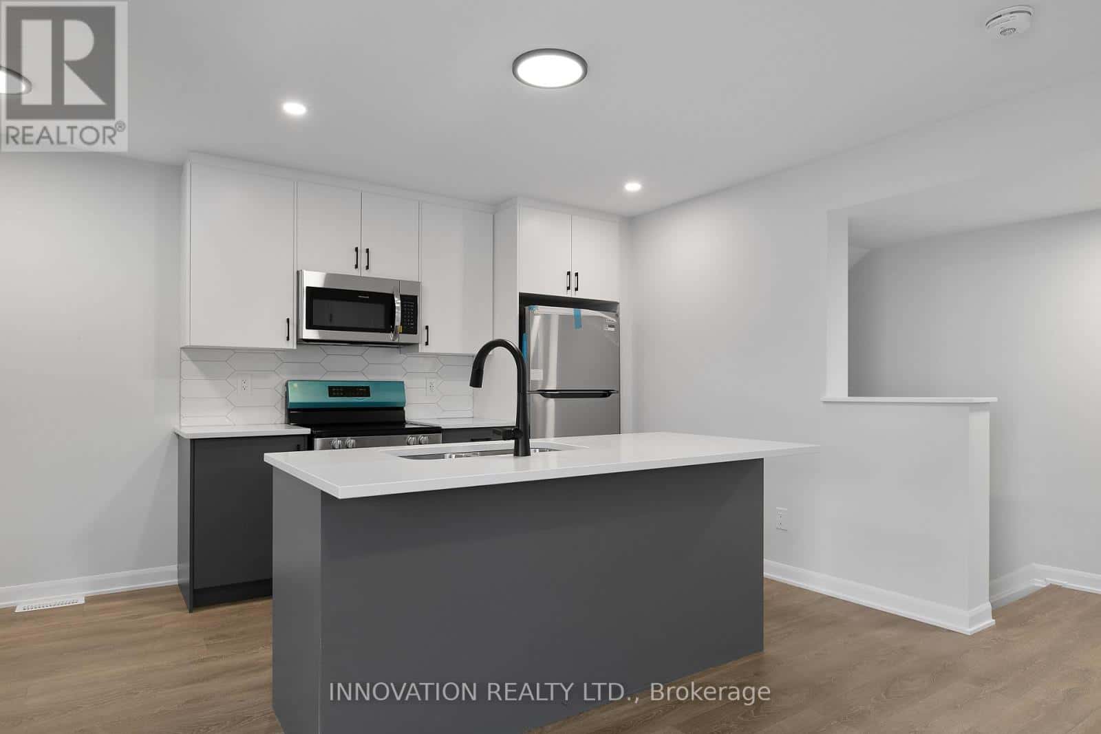 Ottawa — Ottawa - Photo 2 of 19