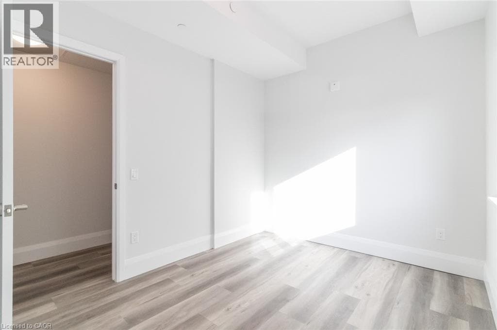 Kitchener — Kitchener - Main photo