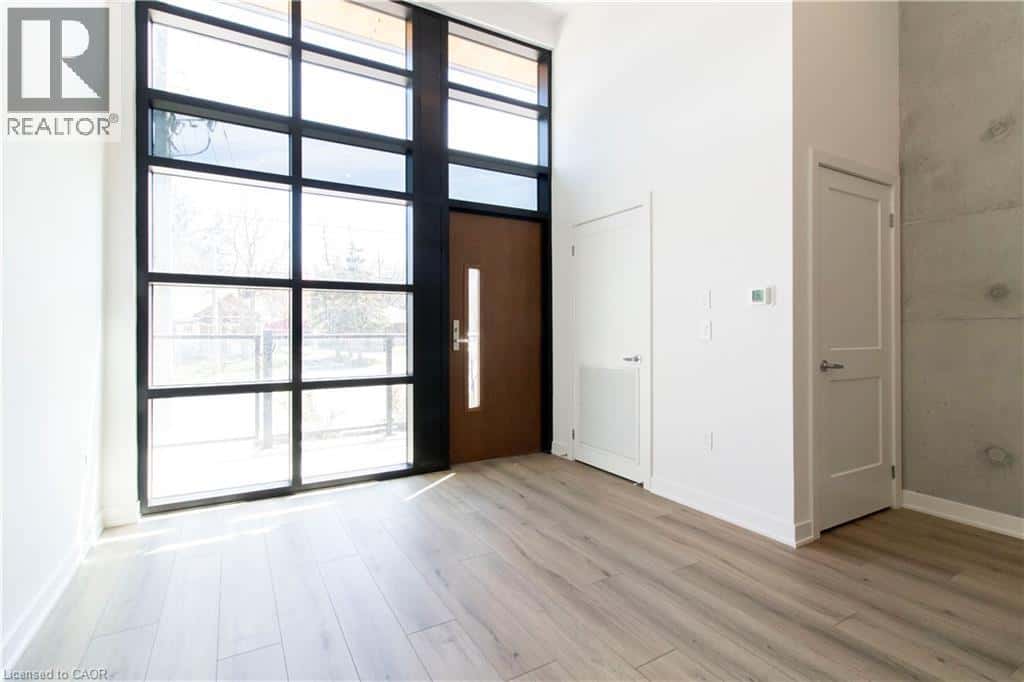 Waterloo — Waterloo - Photo 5 of 41