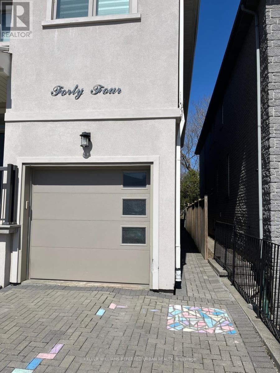 Toronto (Englemount-Lawrence) — Toronto (Englemount-Lawrence) - Main photo