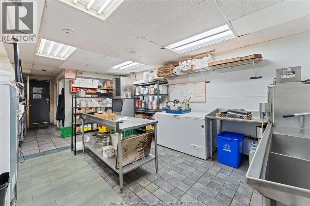 Essex — Essex - Photo 3 of 31