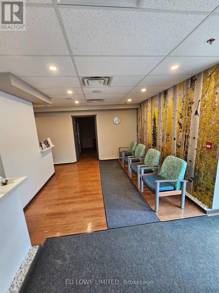 4 - 15 MAPLE AVENUE — Barrie (City Centre) - Main photo