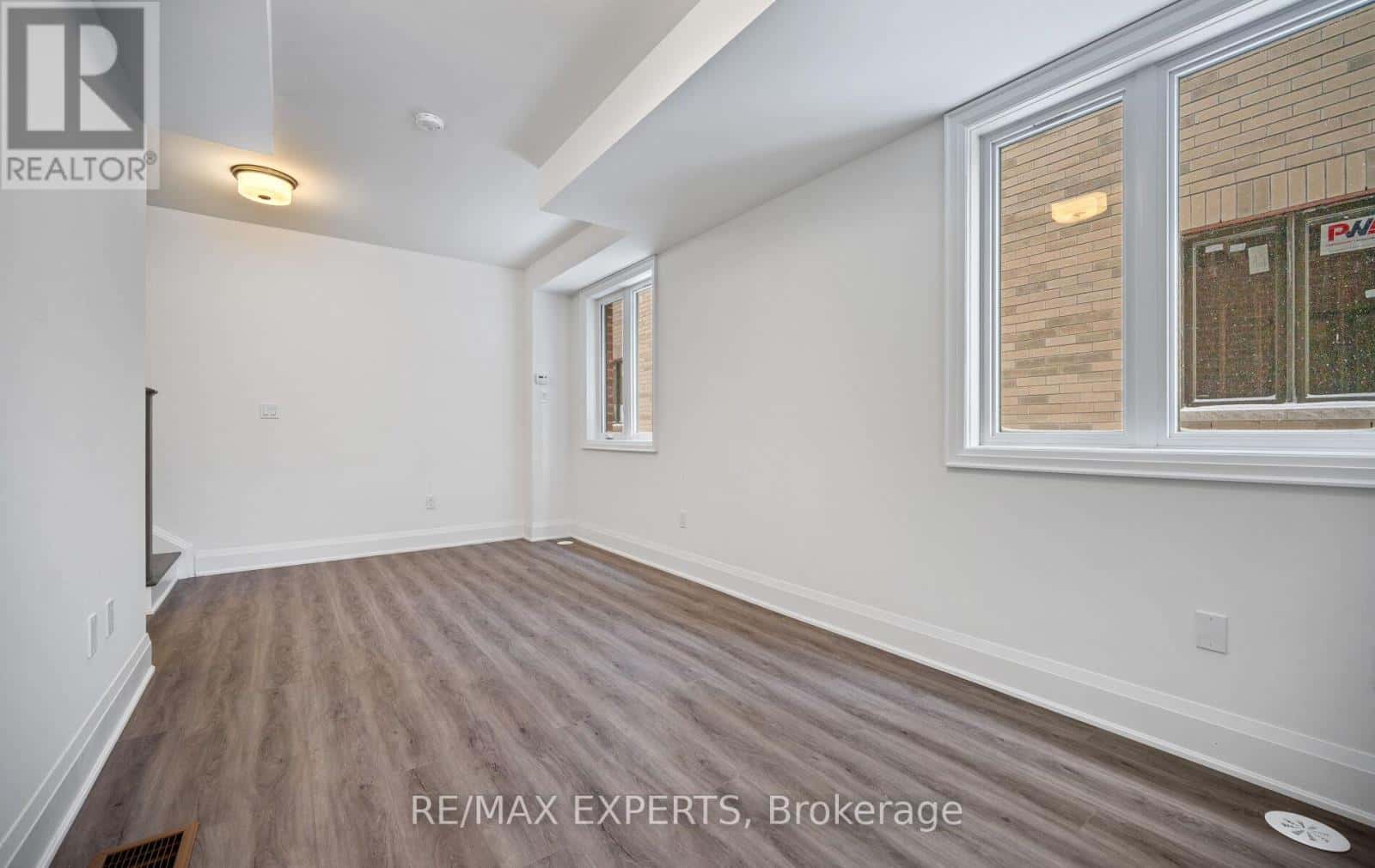 3304 AZAM WAY W — Oakville (GO Glenorchy), Ontario - Photo 4 of 37