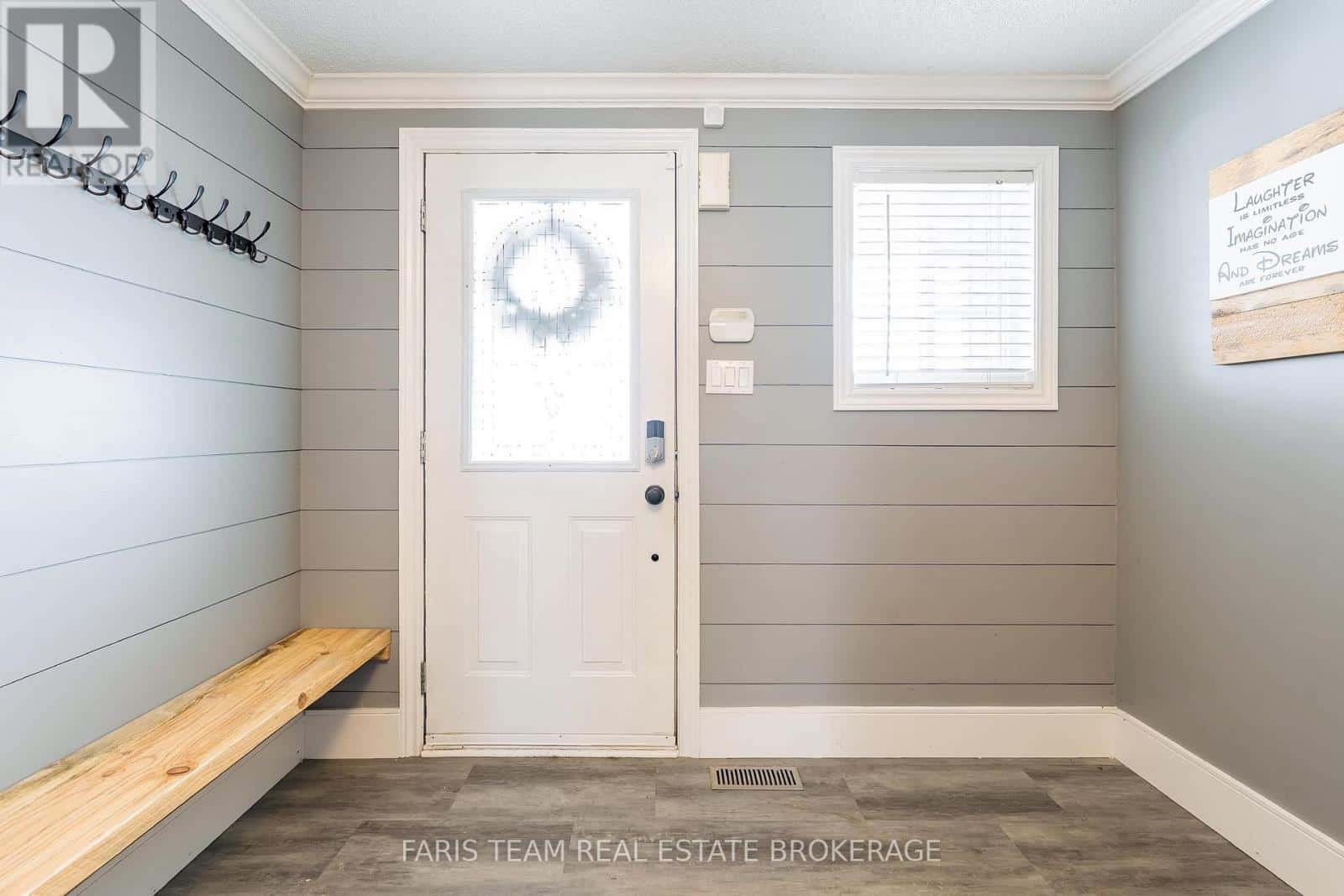 28 RAYMOND CRESCENT — Barrie (Painswick South), Ontario - Photo 3 of 23