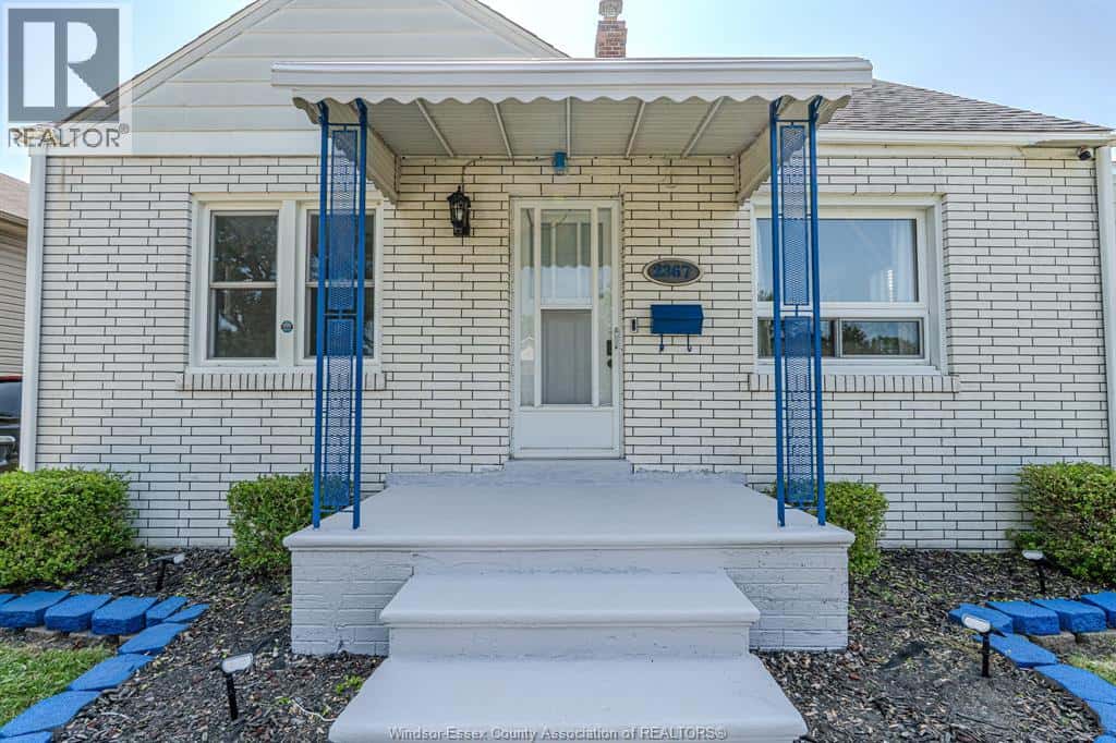 Windsor — Windsor - Photo 4 of 31