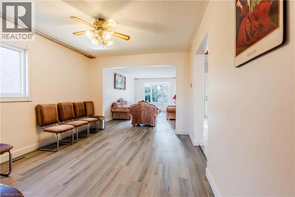 8 DINGWALL Court — Brampton - Photo 3 of 35